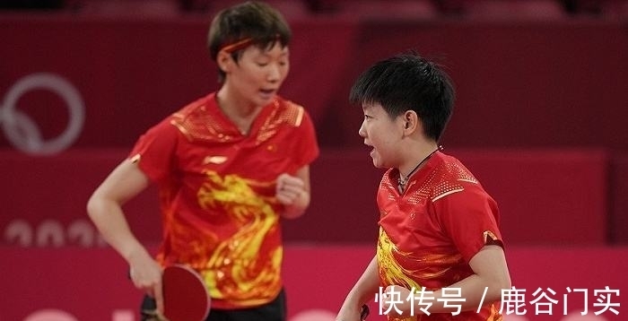 用心服务背 用心服务背